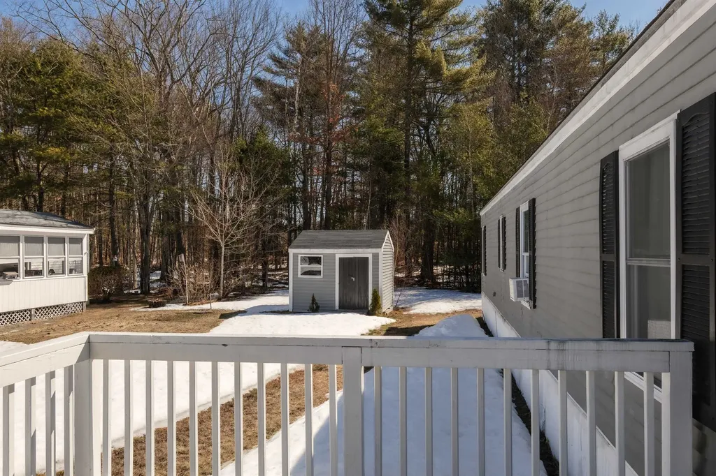7 Lynn Lane Rochester NH 03867-5157