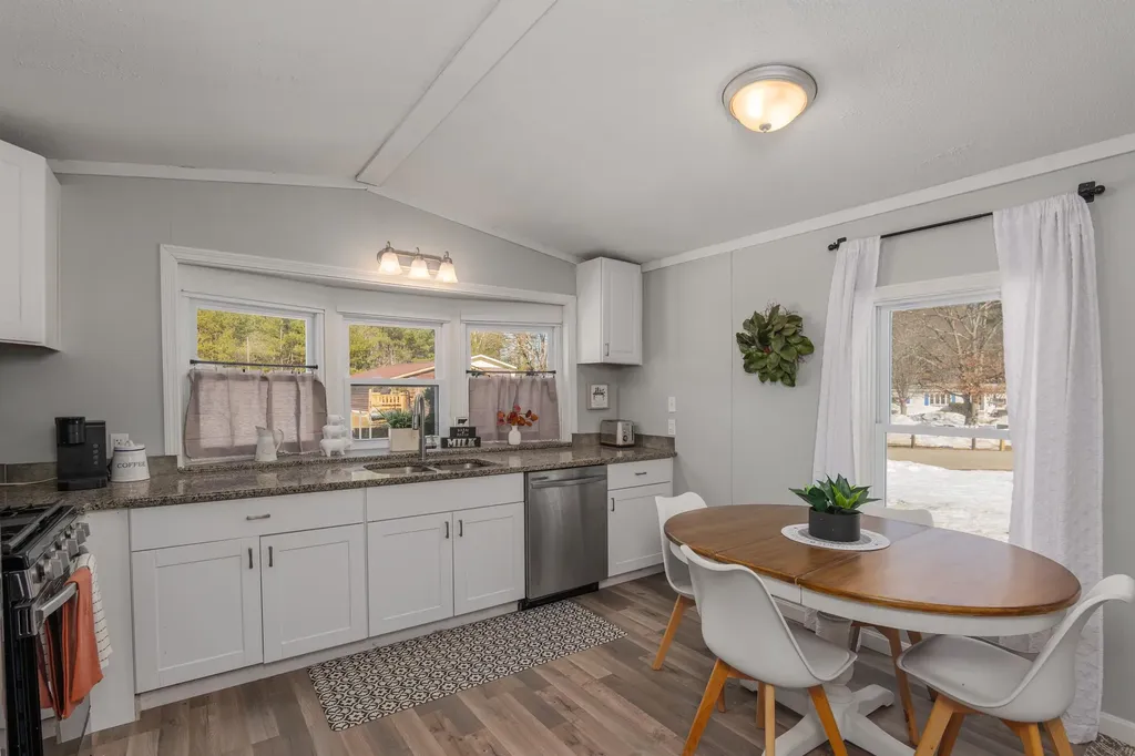 7 Lynn Lane Rochester NH 03867-5157