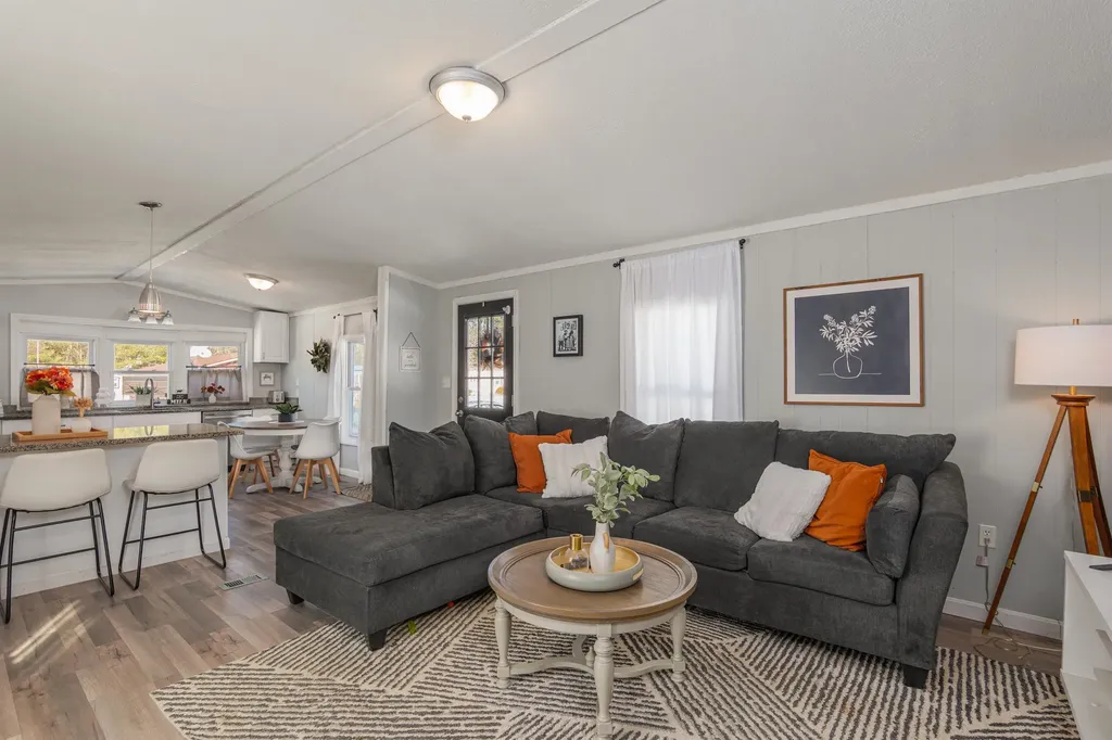 7 Lynn Lane Rochester NH 03867-5157