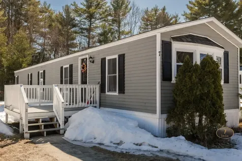 7 Lynn Lane Rochester NH 03867-5157