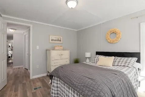7 Lynn Lane Rochester NH 03867-5157