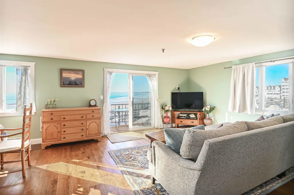 407 Ocean Boulevard Hampton NH 03842