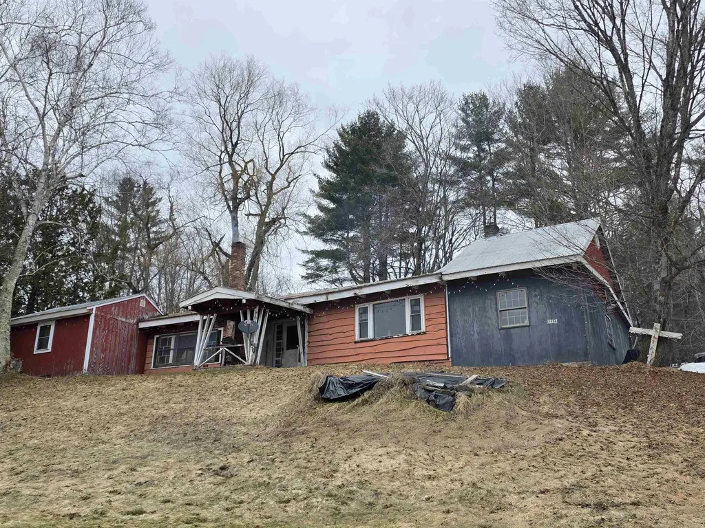 2986 Vt Route 122 Sheffield VT 05866