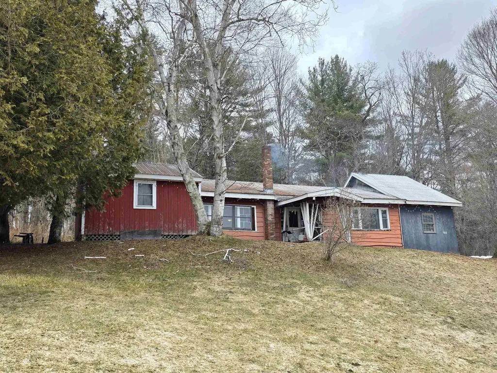 2986 Vt Route 122 Sheffield VT 05866