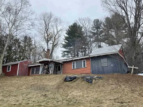 2986 Vt Route 122 Sheffield VT 05866