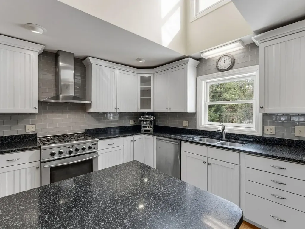 60 Catella Road Essex VT 05452