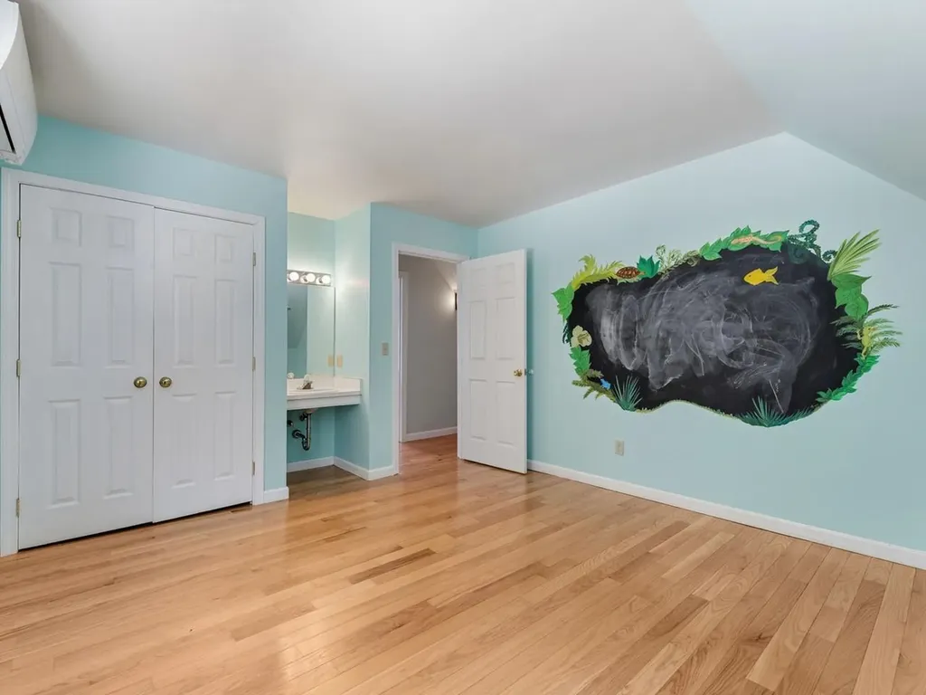 60 Catella Road Essex VT 05452