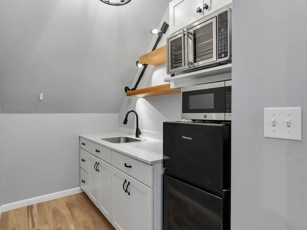 60 Catella Road Essex VT 05452