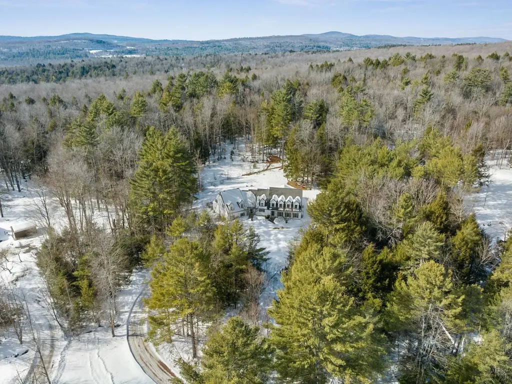 60 Catella Road Essex VT 05452