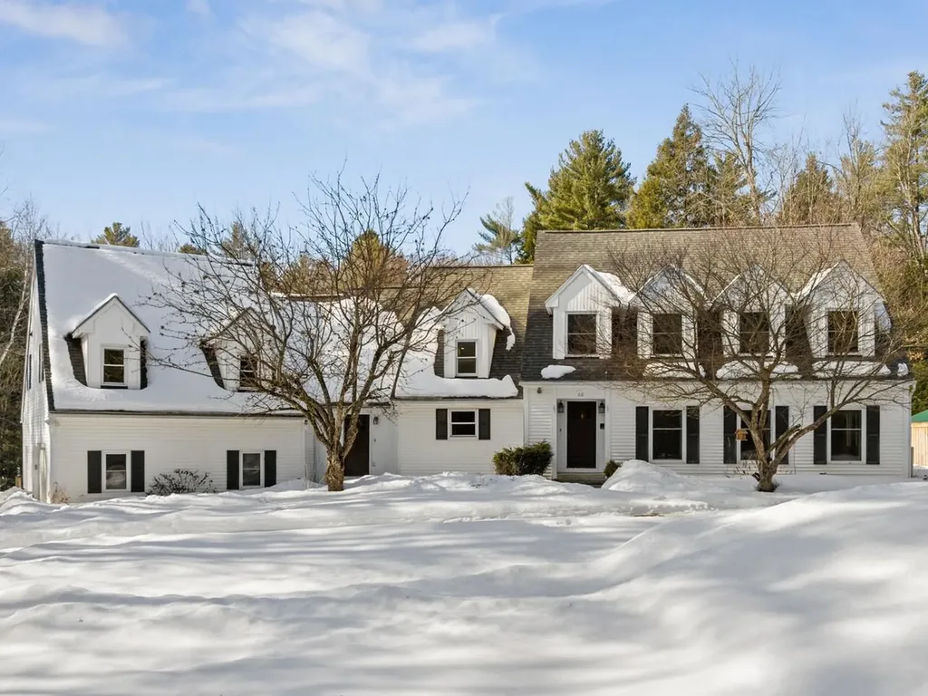 60 Catella Road Essex VT 05452