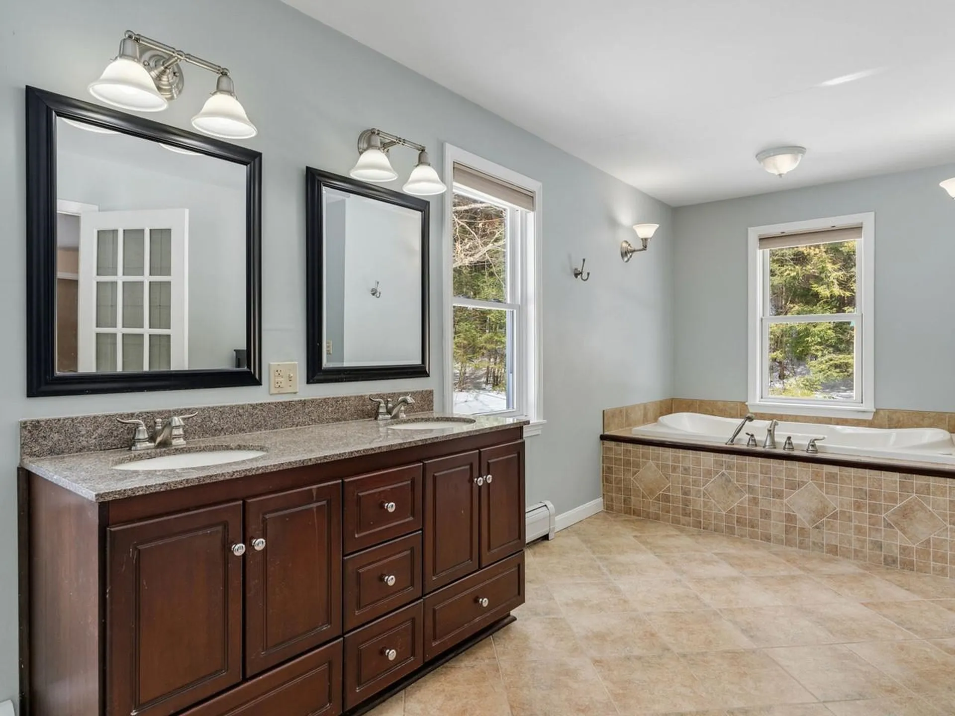 60 Catella Road Essex VT 05452