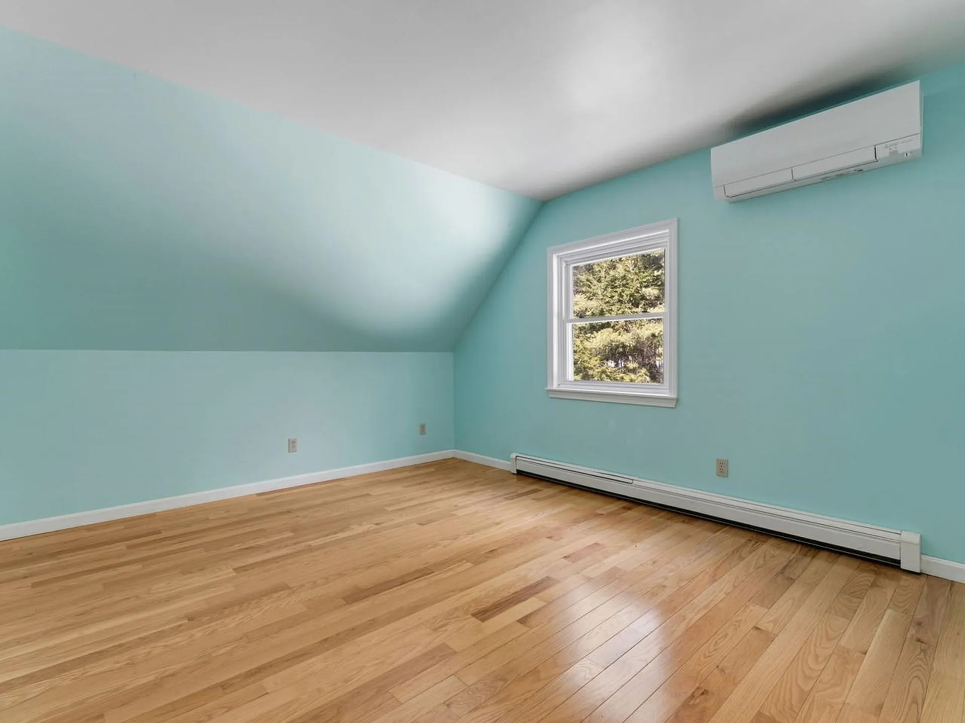 60 Catella Road Essex VT 05452