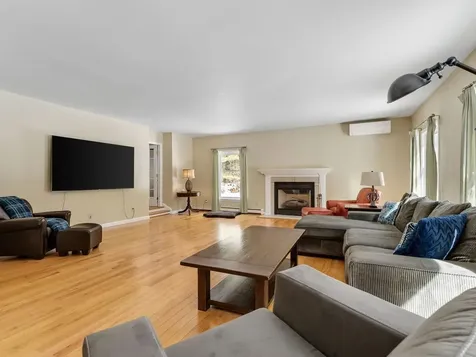 60 Catella Road Essex VT 05452