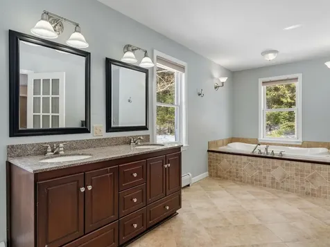 60 Catella Road Essex VT 05452