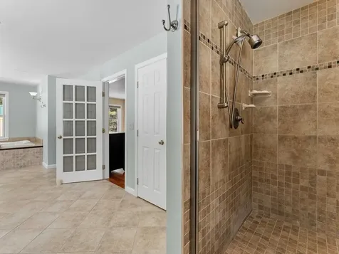 60 Catella Road Essex VT 05452