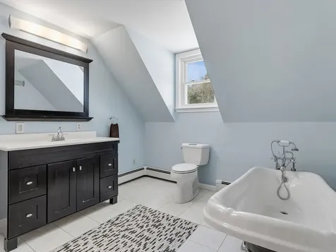 60 Catella Road Essex VT 05452