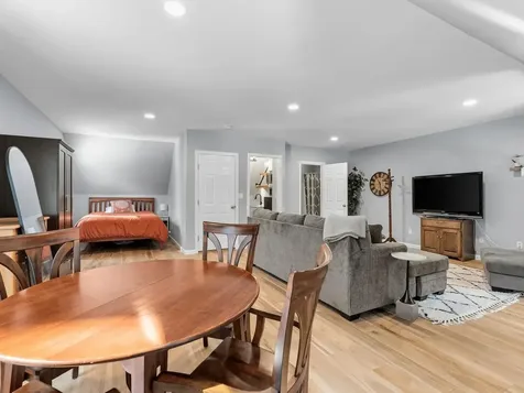 60 Catella Road Essex VT 05452