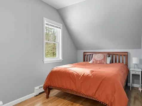 60 Catella Road Essex VT 05452