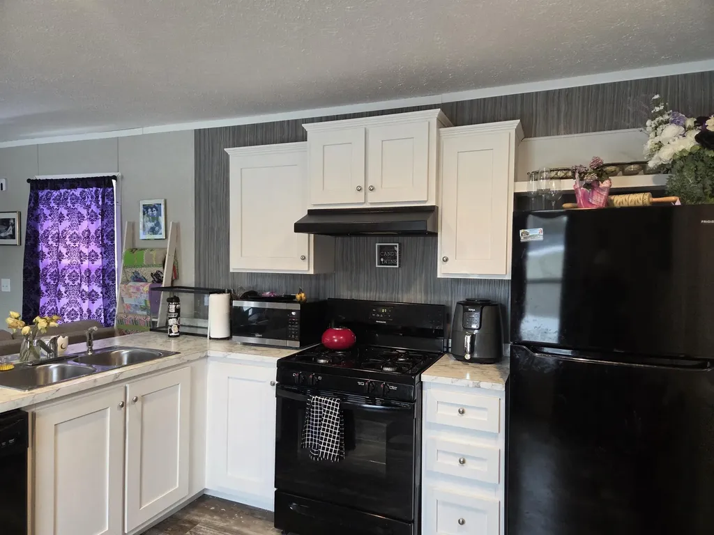 21 Turkey Jim Road Campton NH 03223