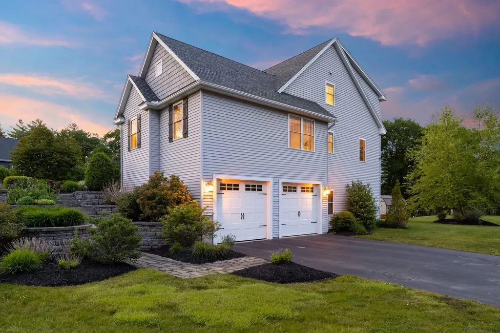 25 Schooner Drive Dover NH 03820