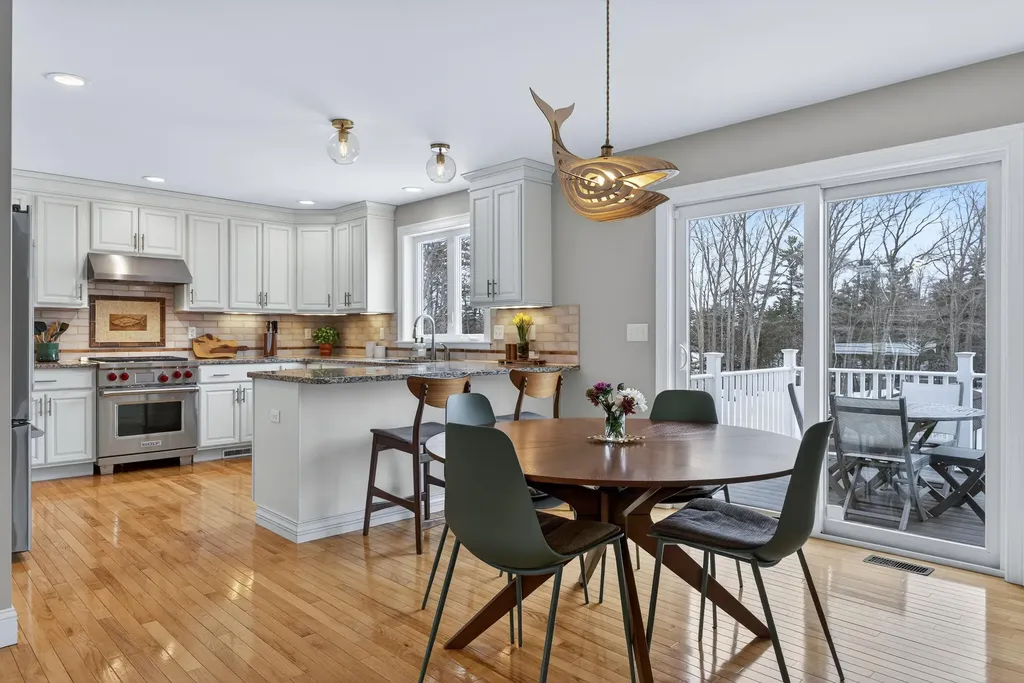 25 Schooner Drive Dover NH 03820