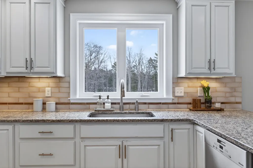 25 Schooner Drive Dover NH 03820