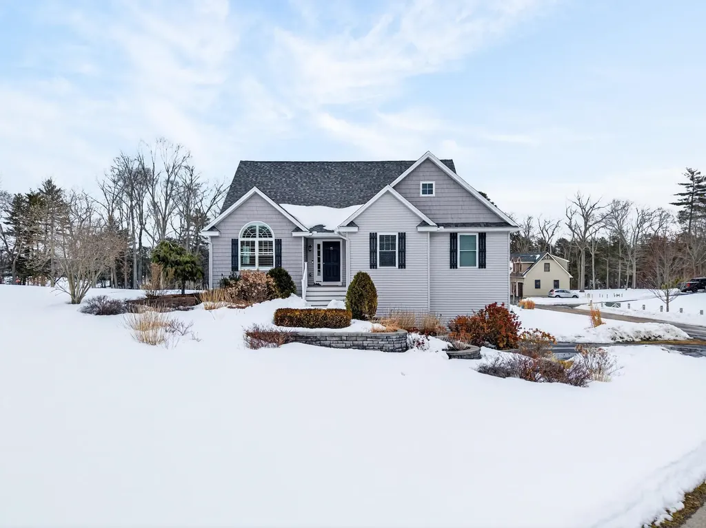 25 Schooner Drive Dover NH 03820