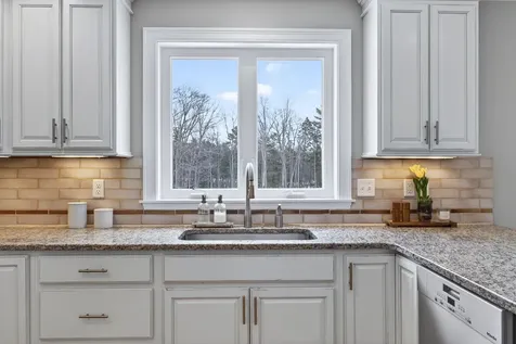 25 Schooner Drive Dover NH 03820