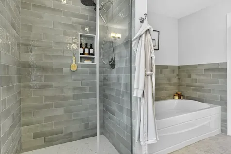 25 Schooner Drive Dover NH 03820