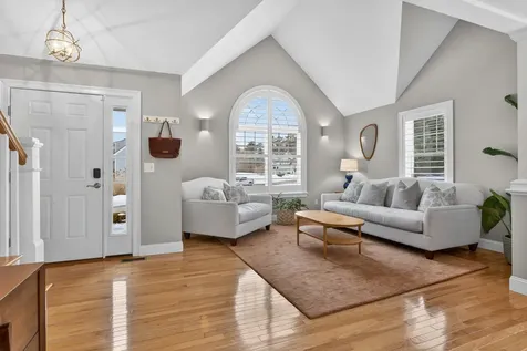 25 Schooner Drive Dover NH 03820