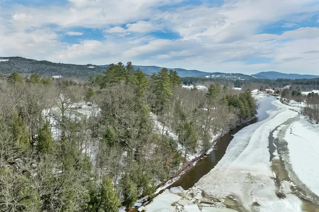 60 Northpointe Road Thornton NH 03285