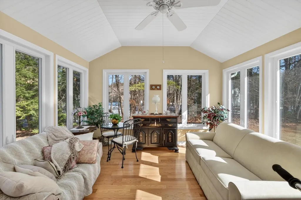 4 Tully Street Windham NH 03087