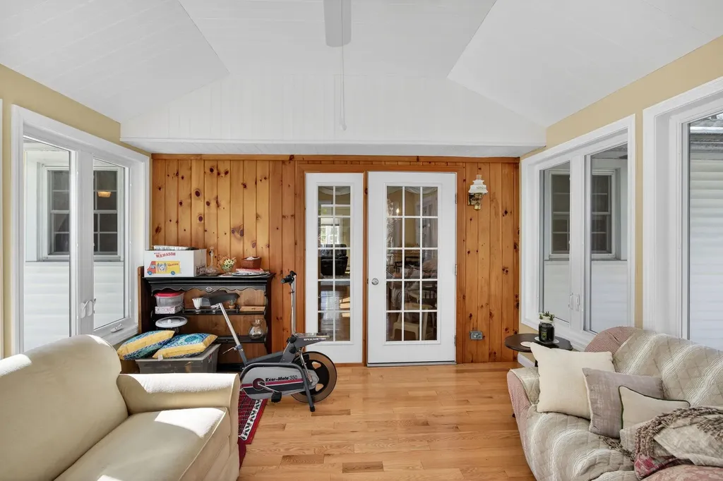 4 Tully Street Windham NH 03087