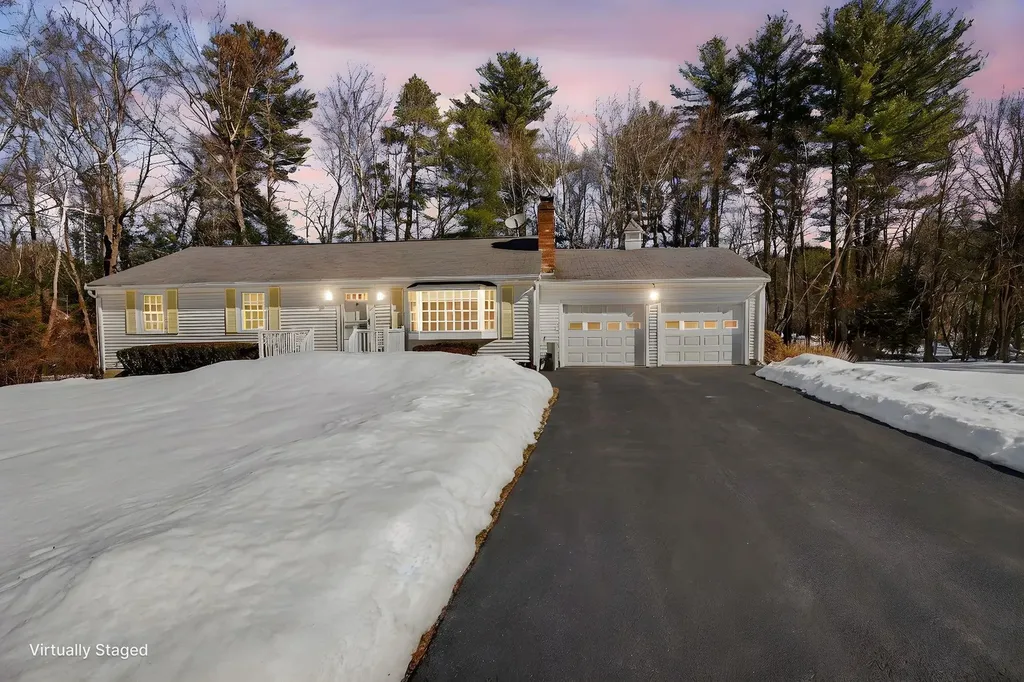 4 Tully Street Windham NH 03087