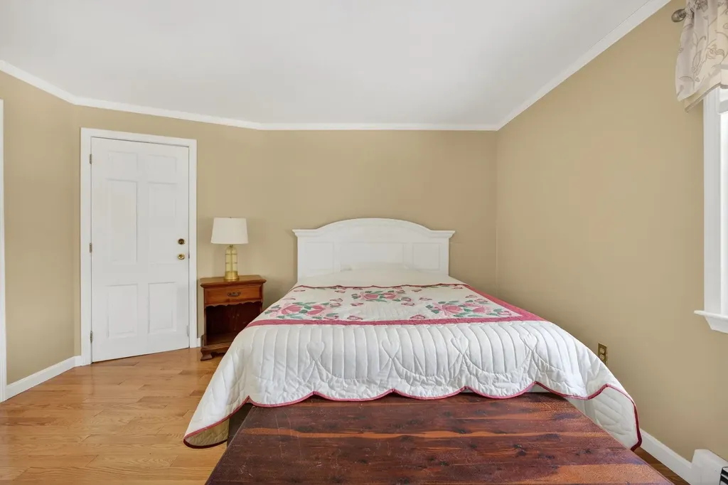 4 Tully Street Windham NH 03087