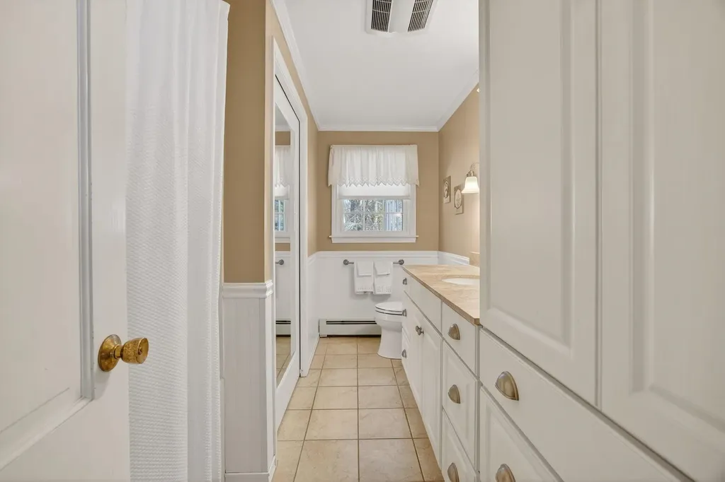 4 Tully Street Windham NH 03087