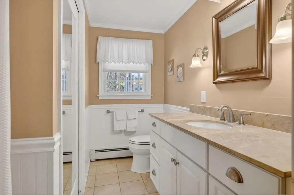 4 Tully Street Windham NH 03087