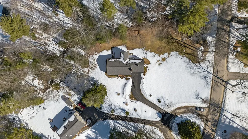 4 Tully Street Windham NH 03087