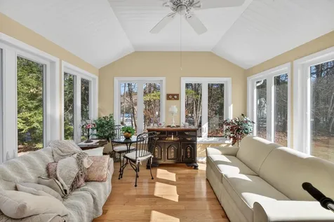 4 Tully Street Windham NH 03087
