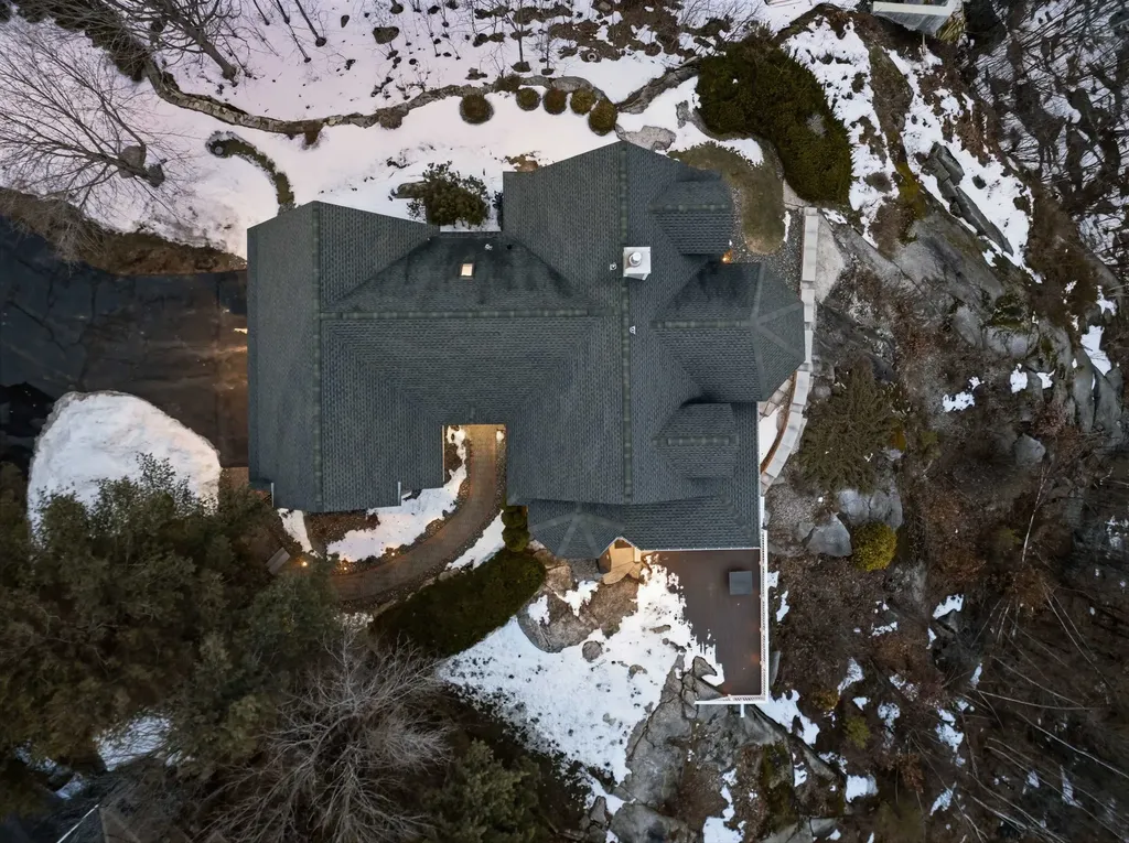 29 South Watch Road Meredith NH 03253