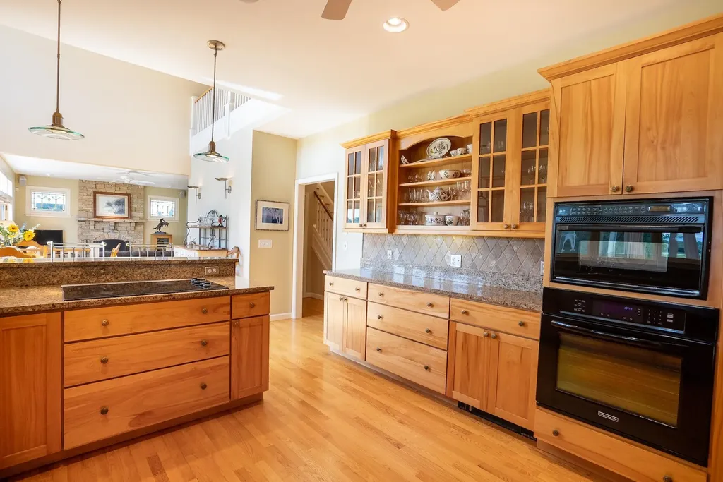 6 Luke Lane Shelburne VT 05482