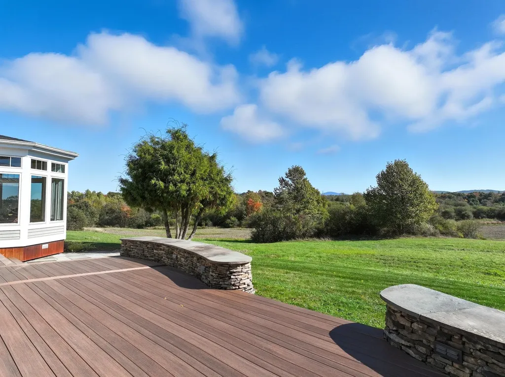 6 Luke Lane Shelburne VT 05482