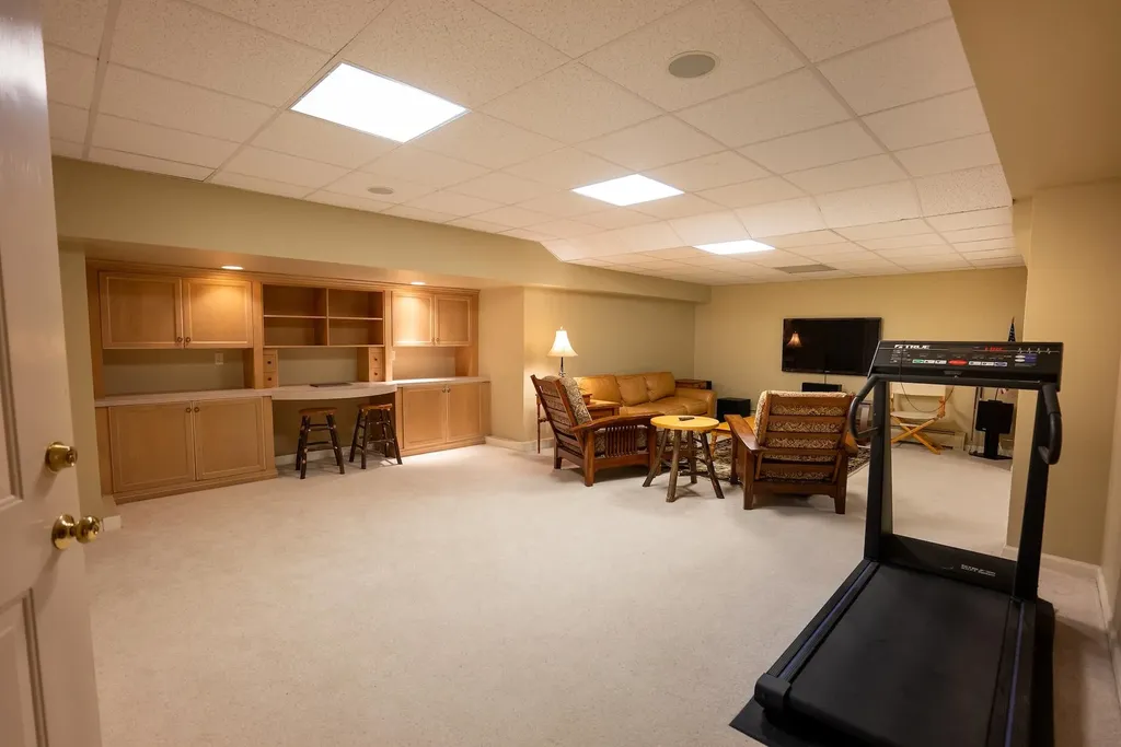 6 Luke Lane Shelburne VT 05482