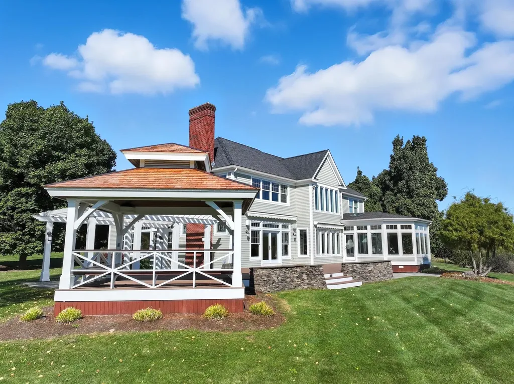 6 Luke Lane Shelburne VT 05482