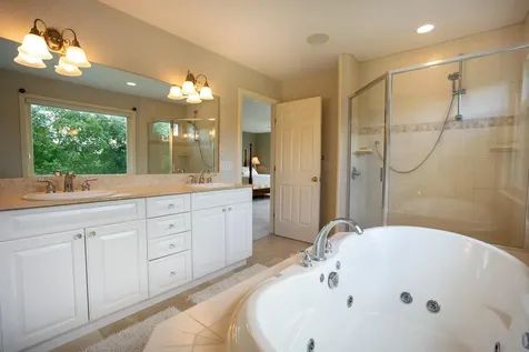 6 Luke Lane Shelburne VT 05482