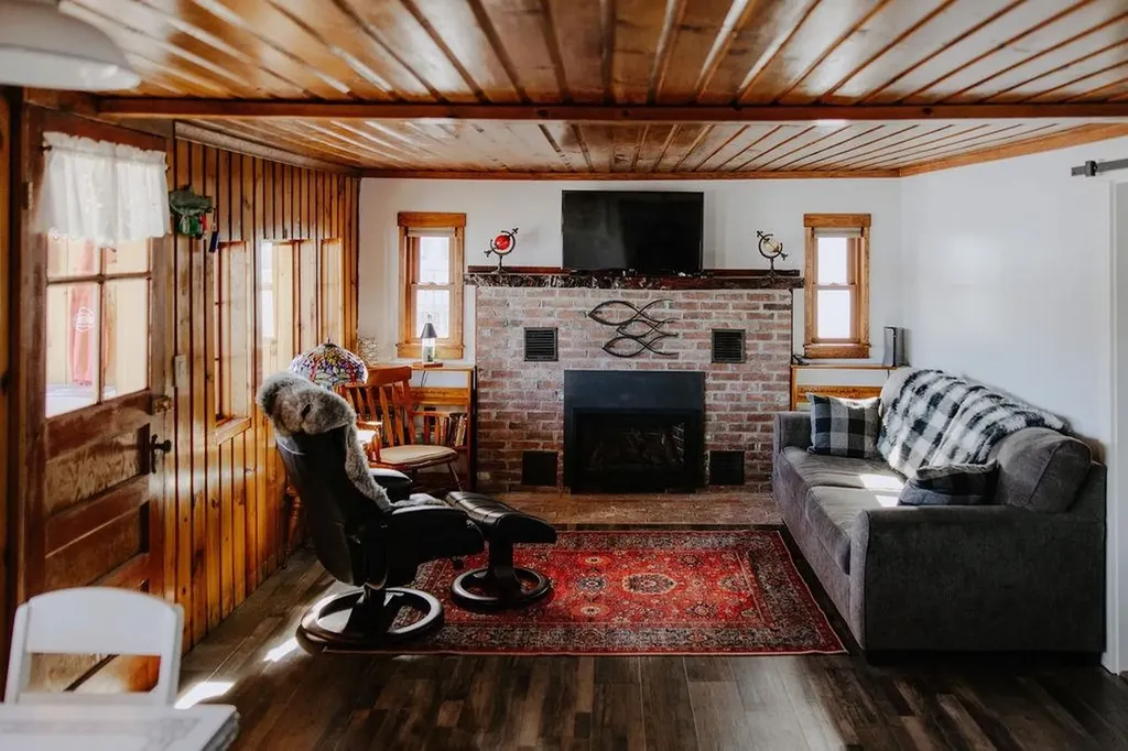 24 Dion Grove Road Harrisville NH 03450
