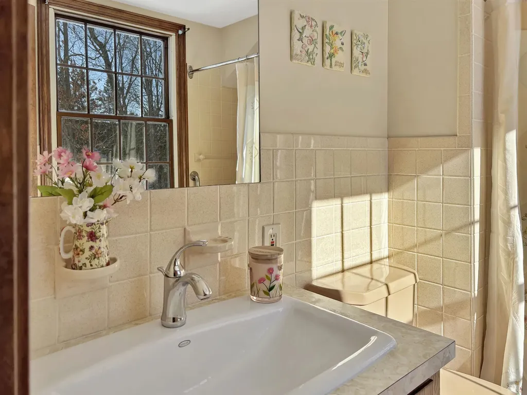 25 Emerson Road Durham NH 03824