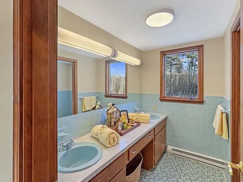 25 Emerson Road Durham NH 03824