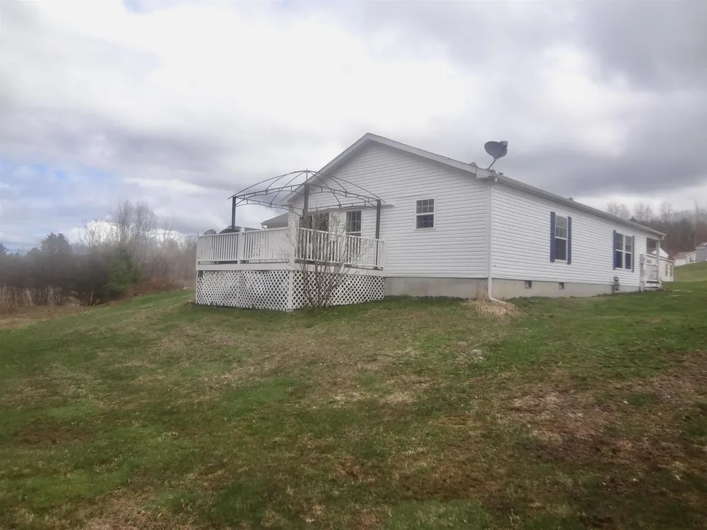 10 Eagle Nest Drive Franklin NH 03235