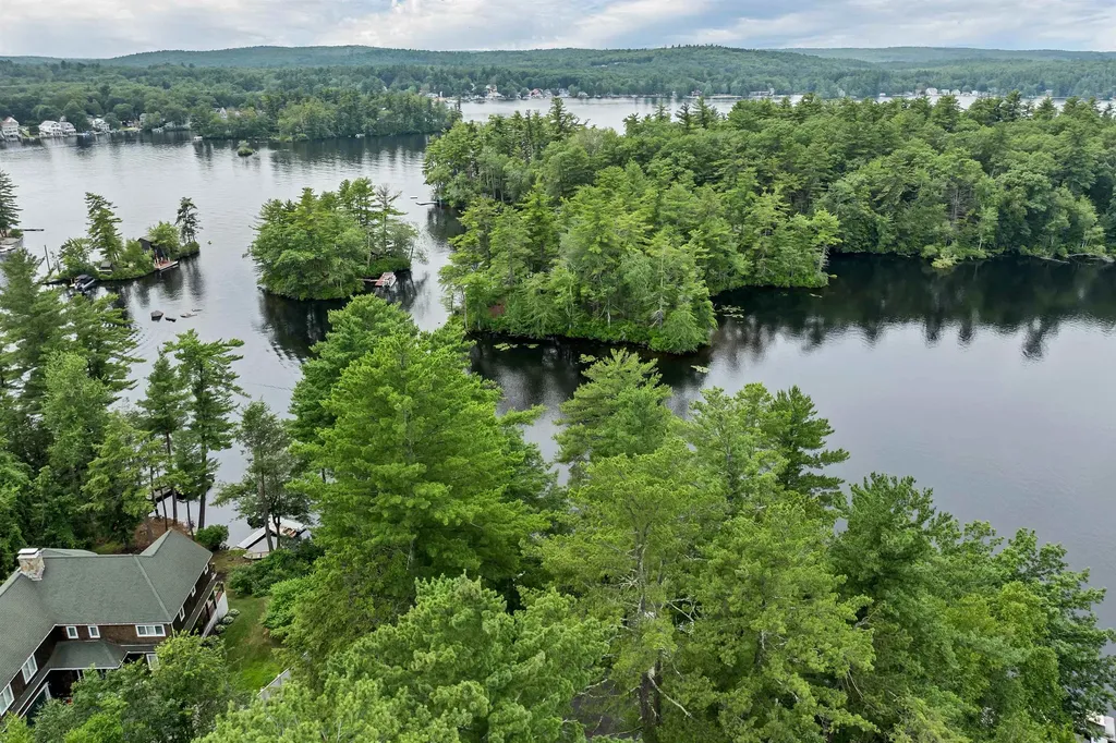 9 Valcat Lane Atkinson NH 03811